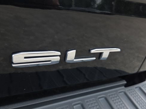 Used 2021 GMC Sierra 1500 SLT w/ X31 Off-Road Package AWD/4WD image 33