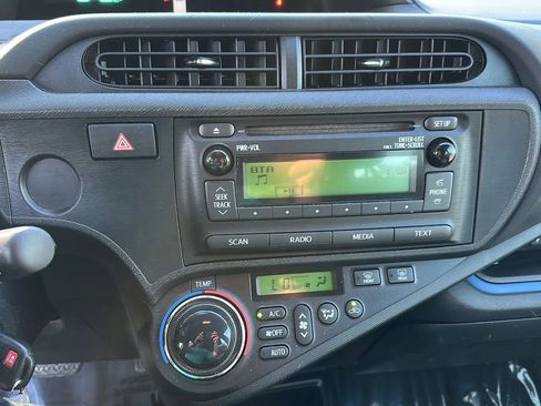 Used 2013 Toyota Prius C Two FWD image 33