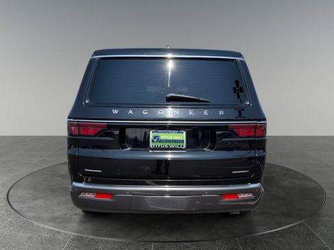 Used 2022 Jeep Wagoneer Series II AWD/4WD image 7