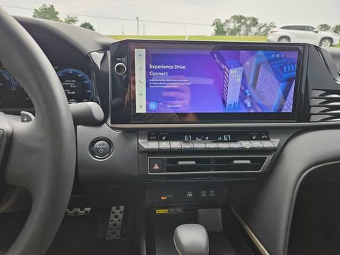 Used 2025 Toyota Camry XSE FWD image 17