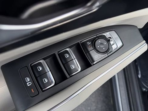 Certified 2025 Kia Sorento S w/ Panoramic Sunroof Package image 10