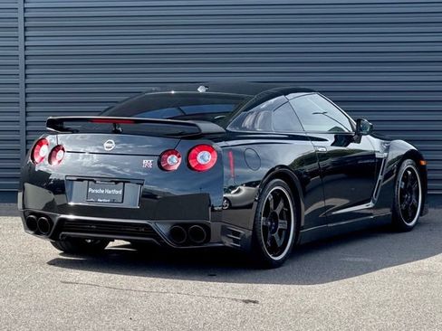 Used 2014 Nissan GT-R Track Edition AWD/4WD image 7