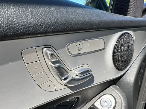 Used 2020 Mercedes-Benz GLC 300 4MATIC image 25