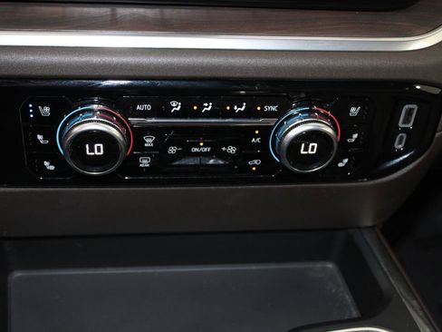 Used 2023 GMC Sierra 1500 SLT image 48