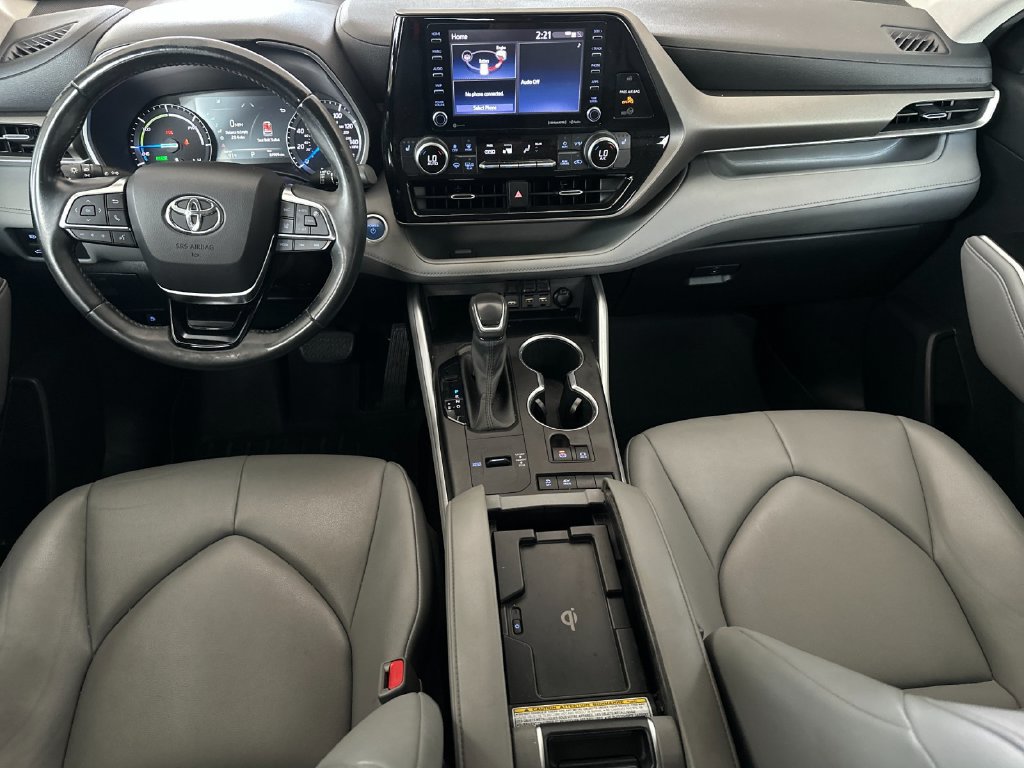 Used 2021 Toyota Highlander XLE FWD image 12