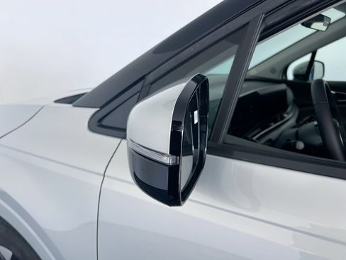 New 2026 Kia Carnival EX FWD image 11