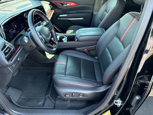 Used 2024 Chevrolet Traverse RS w/ LPO, Floor Liner Package FWD image 10
