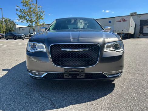 Used 2015 Chrysler 300 C image 9