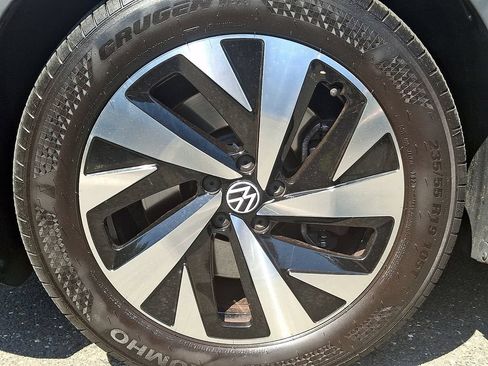 Certified 2023 Volkswagen ID.4 Pro RWD image 9