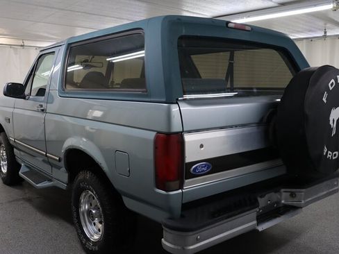 Used 1996 Ford Bronco XLT AWD/4WD image 4