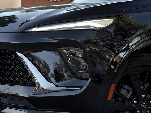 Used 2025 Buick Envision Sport Touring image 2