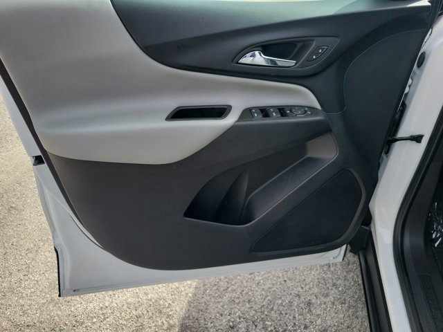Used 2023 Chevrolet Equinox LS FWD image 22