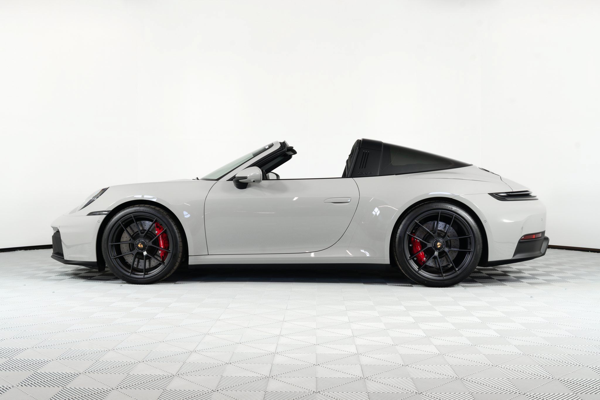 Used 2025 Porsche 911 Targa 4 GTS AWD/4WD image 13