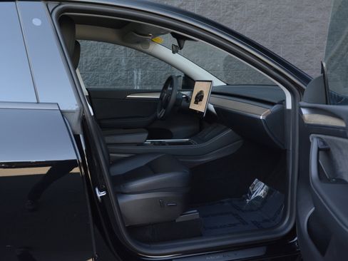 Used 2023 Tesla Model Y Long Range image 22