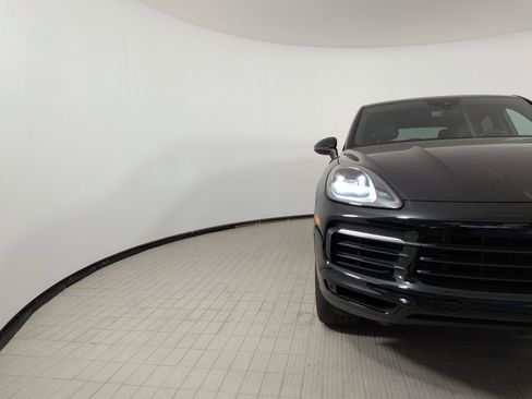 Certified 2023 Porsche Cayenne Platinum Edition AWD/4WD image 12