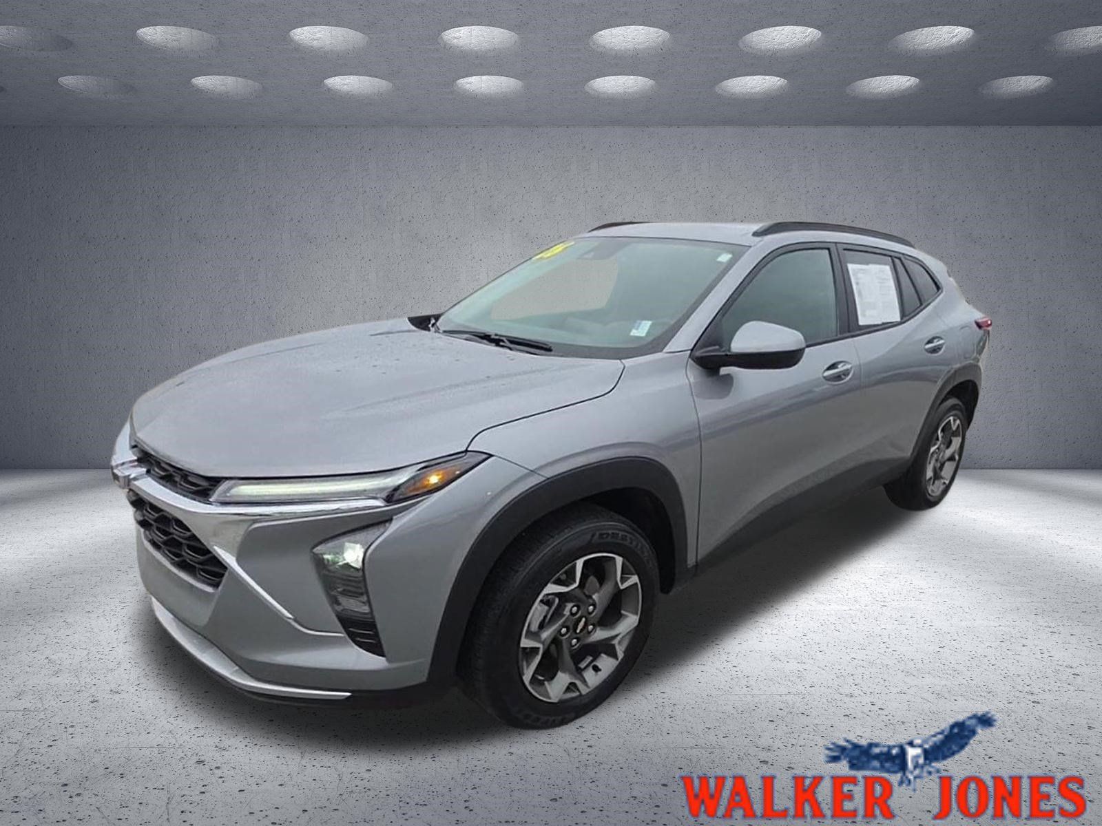 Used 2026 Chevrolet Trax LT w/ Driver Confidence Package FWD image 1