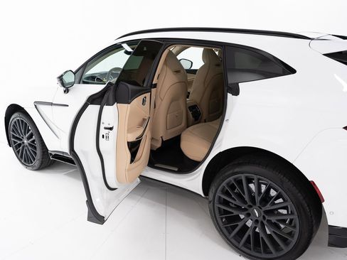 Used 2023 Aston Martin DBX 707 image 20