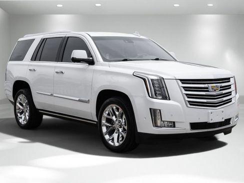 Used 2019 Cadillac Escalade Platinum AWD/4WD image 6