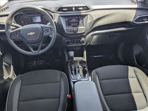 Used 2023 Chevrolet TrailBlazer LT FWD image 16