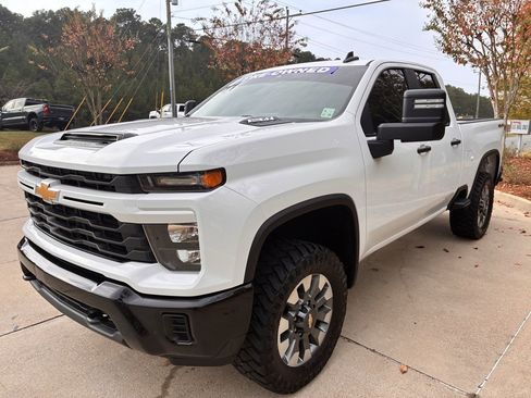 Certified 2024 Chevrolet Silverado 2500 Custom w/ Custom Convenience Package image 12