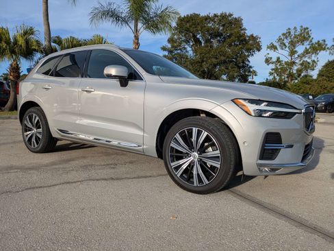 Used 2023 Volvo XC60 B5 Plus w/ Climate Package image 2