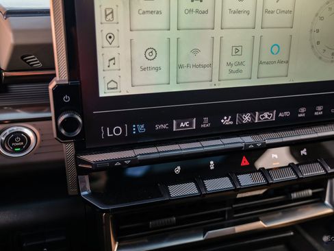 Used 2024 GMC Hummer EV 3X image 71