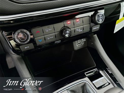 New 2026 Jeep Compass Latitude image 34