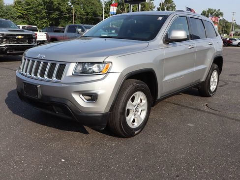 Used 2014 Jeep Grand Cherokee Laredo w/ Quick Order Package 23E AWD/4WD image 29