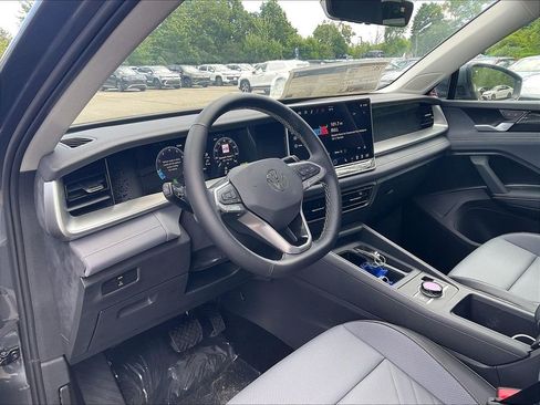 New 2026 Volkswagen Tiguan SE AWD/4WD image 8