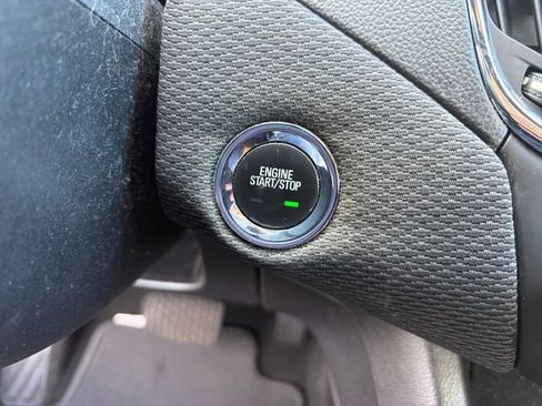 Used 2017 Chevrolet Cruze LT w/ Sun And Sound Package FWD image 30