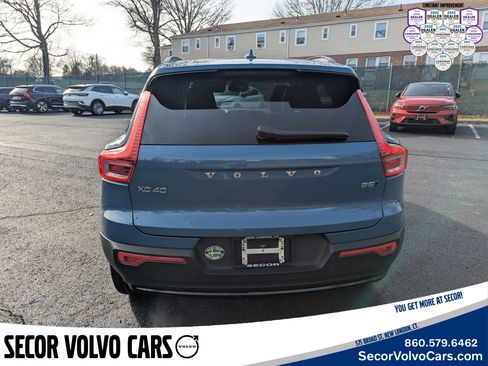 Certified 2023 Volvo XC40 B5 Ultimate w/ Protection Package Premier image 6