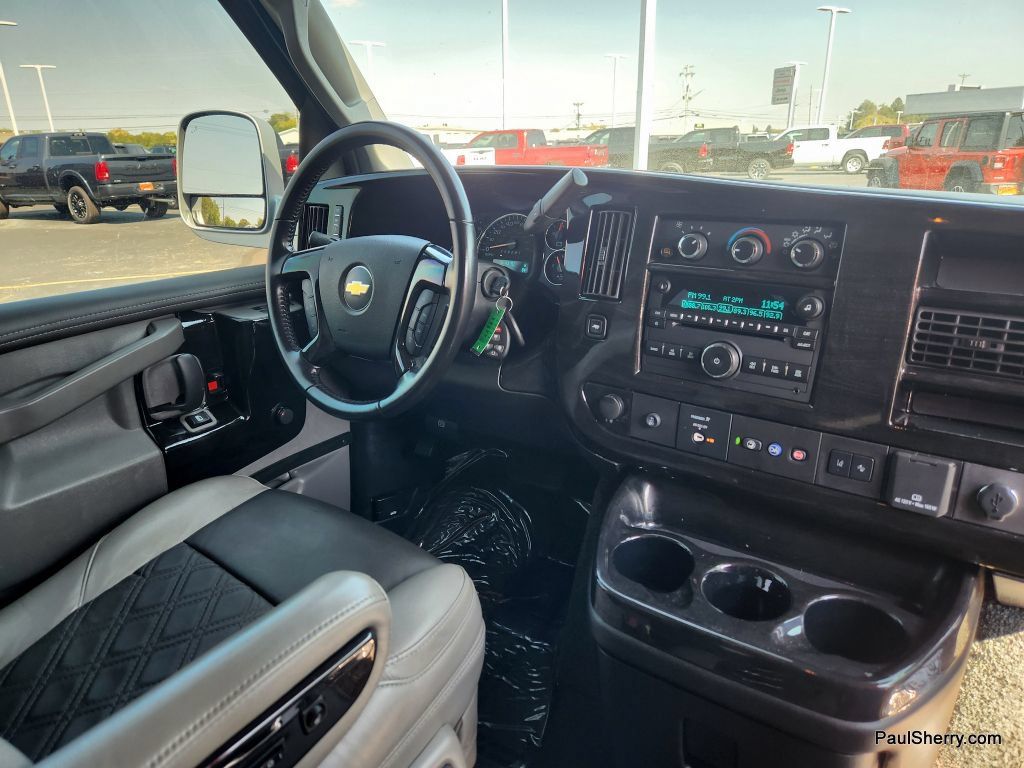 Used 2021 Chevrolet Express 2500 LS w/ Enhanced Convenience Package RWD image 2