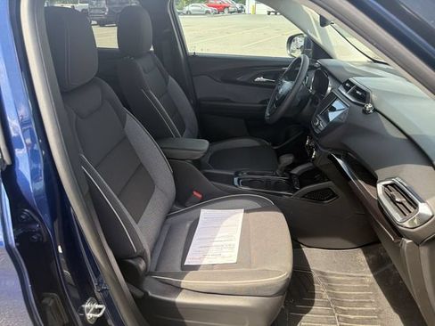 Used 2023 Chevrolet TrailBlazer LT FWD image 29