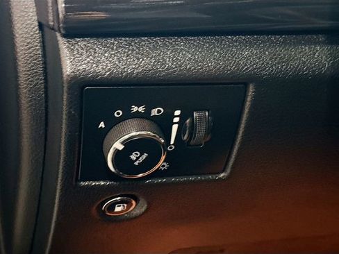 Used 2020 Jeep Grand Cherokee Altitude image 11