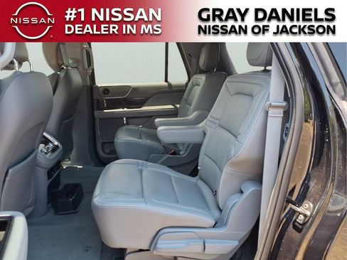 Used 2019 Lincoln Navigator L Select RWD image 26