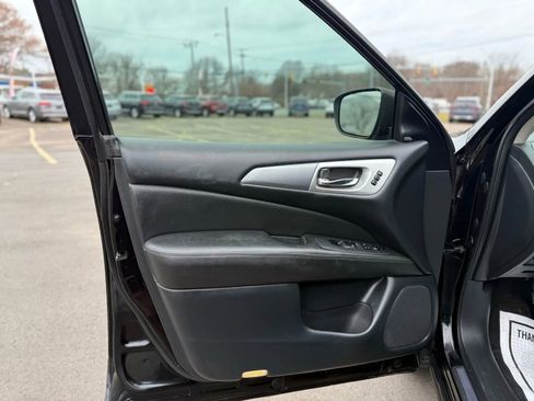 Used 2018 Nissan Pathfinder SL w/ SL Premium Package image 10