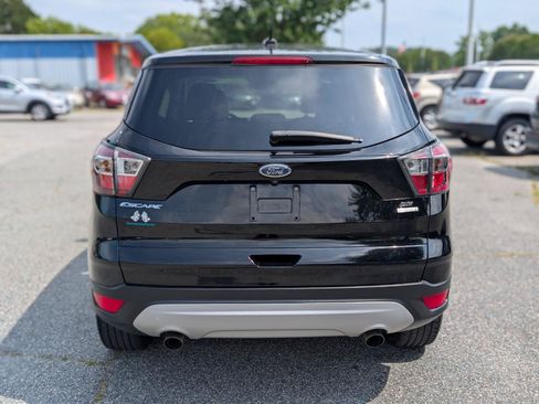 Used 2017 Ford Escape SE FWD image 4