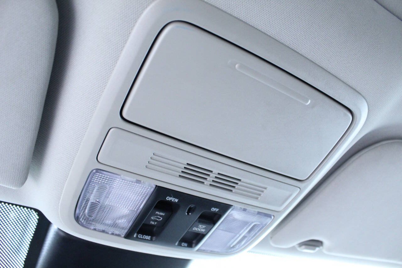 Used 2025 Honda Odyssey EX-L image 30