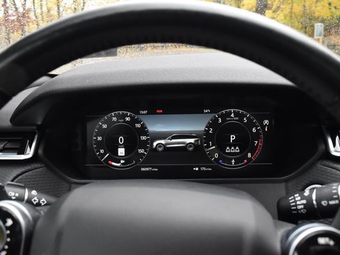 Used 2019 Land Rover Range Rover Velar S image 32