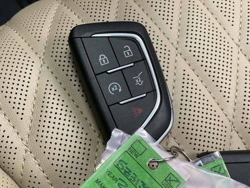 Certified 2025 Cadillac Lyriq Sport w/ Nappa Leather Package image 28