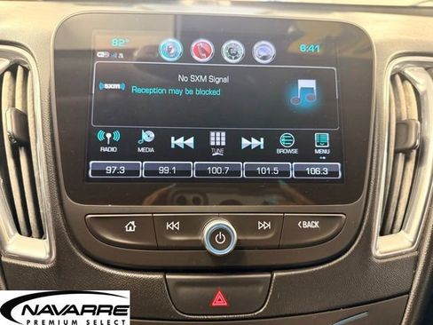 Used 2017 Chevrolet Malibu LT w/ Leather Package FWD image 15