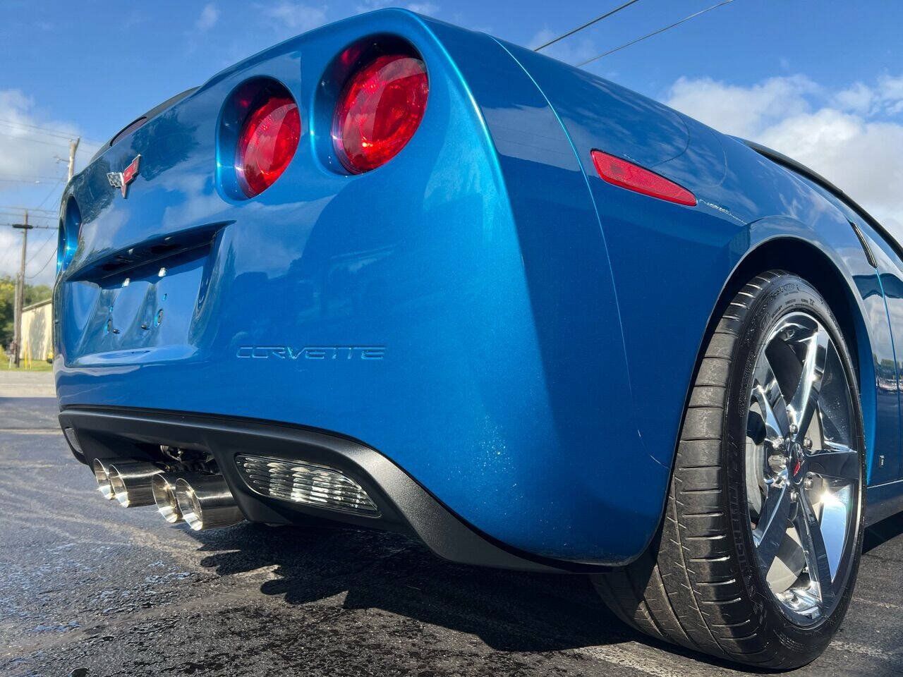 Used 2008 Chevrolet Corvette Coupe w/ Preferred Equipment Group RWD image 21