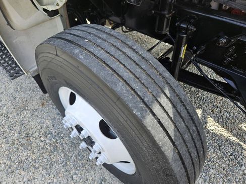 Used 2011 Ford F750 2WD Regular Cab Super Duty image 46