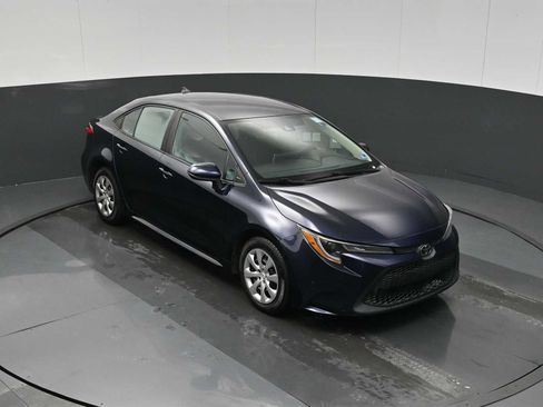 Used 2021 Toyota Corolla LE image 10