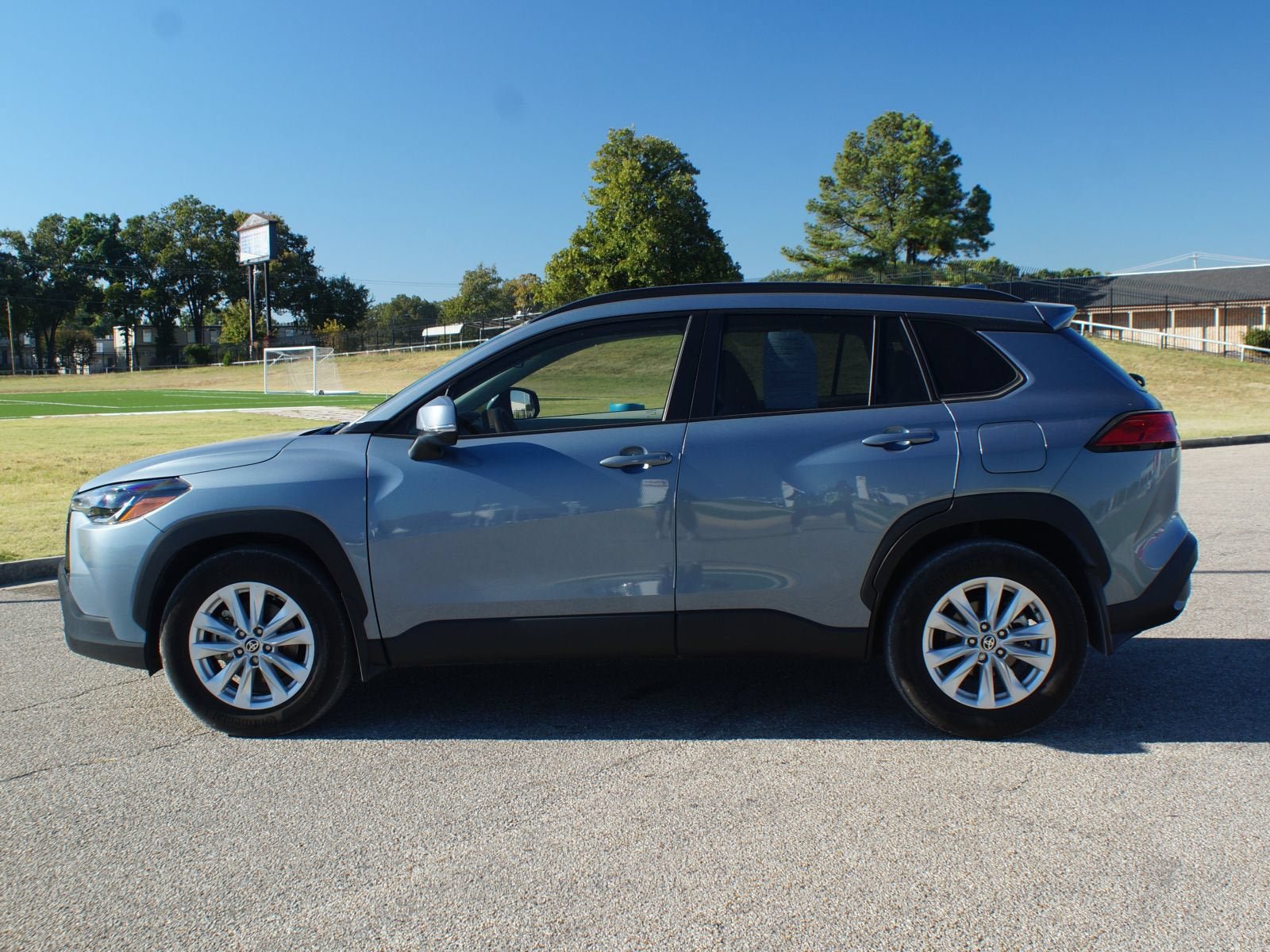 Used 2023 Toyota Corolla Cross LE w/ Moonroof Package AWD/4WD image 12