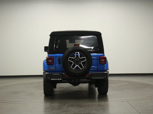 Used 2024 Jeep Wrangler Sahara image 7
