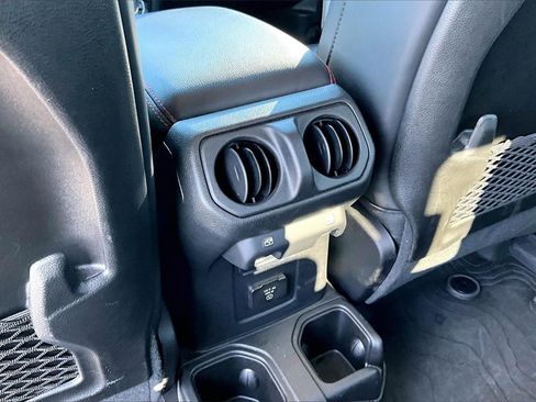 Used 2024 Jeep Gladiator Rubicon w/ Convenience Group image 31