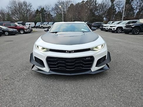 Used 2019 Chevrolet Camaro ZL1 image 2