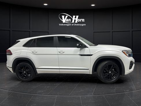 Used 2025 Volkswagen Atlas Cross Sport SEL R-Line AWD/4WD image 8