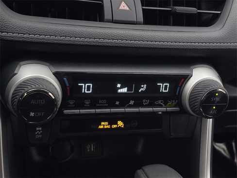 Used 2023 Toyota RAV4 LE image 23